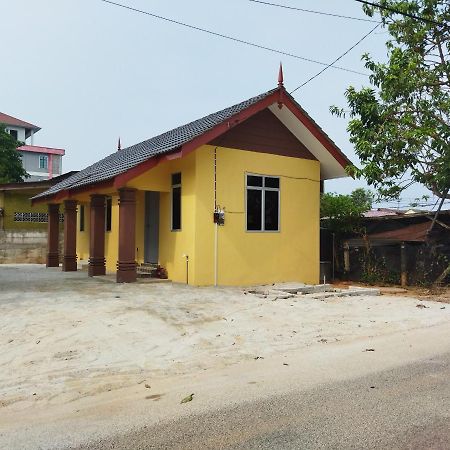 Room Stay Tok Wan 2 Kampung Kuala Besut Bagian luar foto
